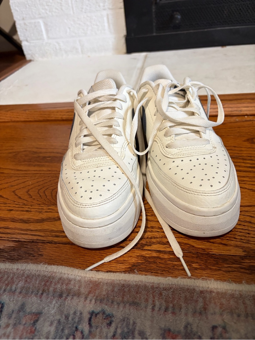 Court vision Nike size 9 women’s 
White with navy swish, platform - Picture 3 of 4